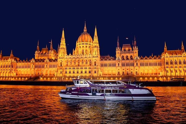 budapest-booze-cruise