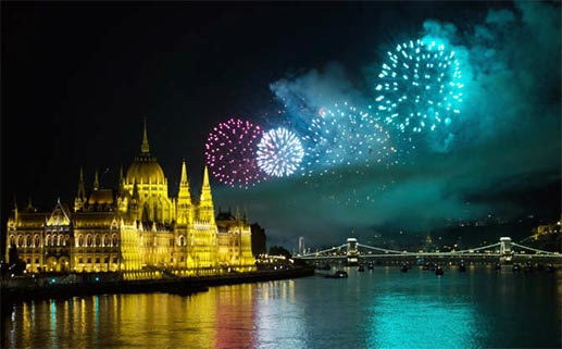 firework-budapest-cruise