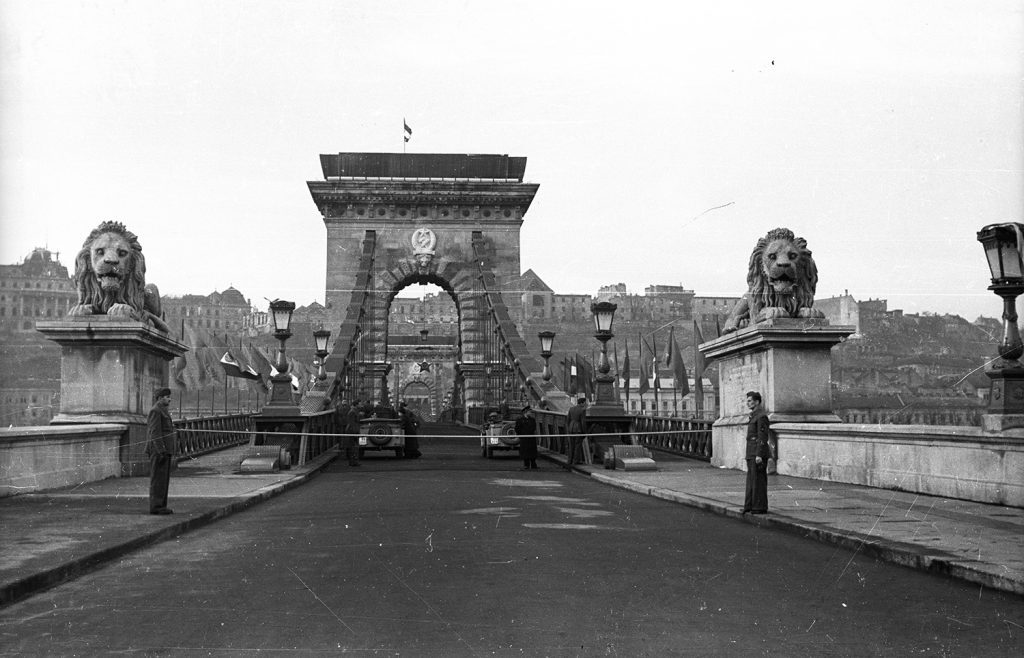 Széchenyi Chain Bridge Old photo