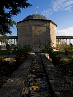 gül baba tomb