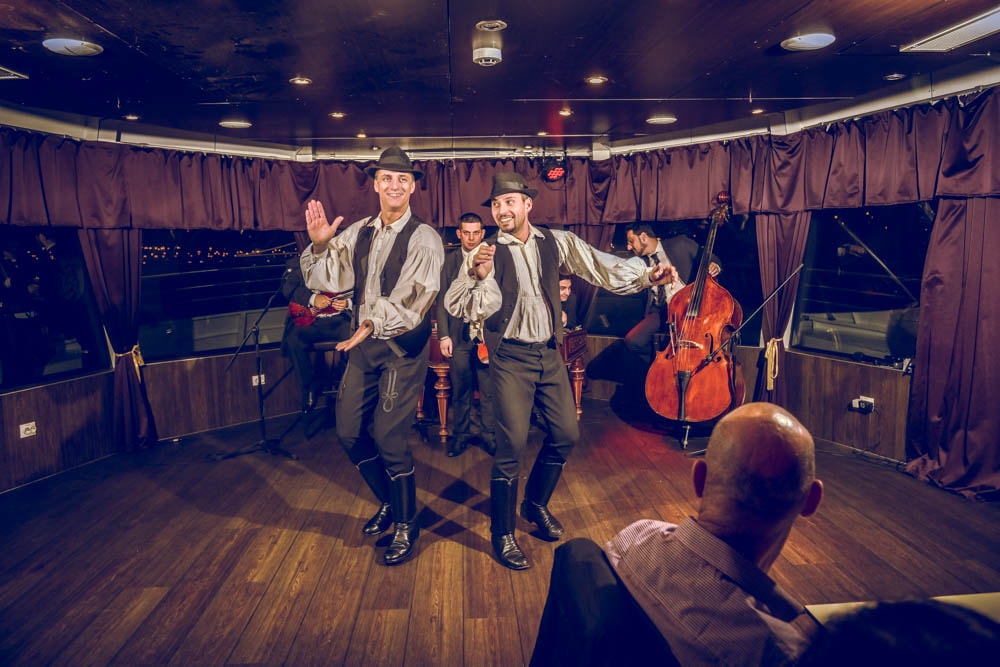 Croisiere et diner folkloriques a Budapest