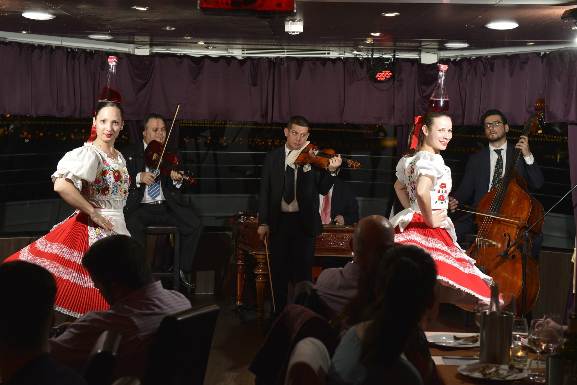 dîner et folklore budapest îner et folklore budapest