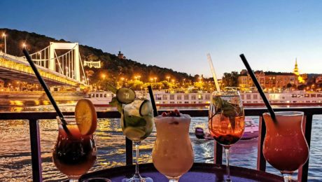 sunset-cruise-budapest-with-cocktail